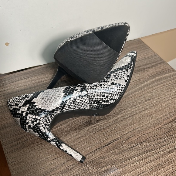 WARTHINGTON SNAK SKIN MAN MADE LEATHER HEELS POINTY TOE SHOES SIZE 7.5 - Picture 6 of 6